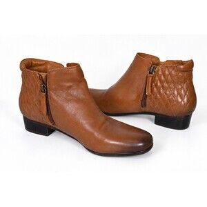 Trotters Women's Cognac Brown Major Ankle Quilted Leather Bootie Luggage